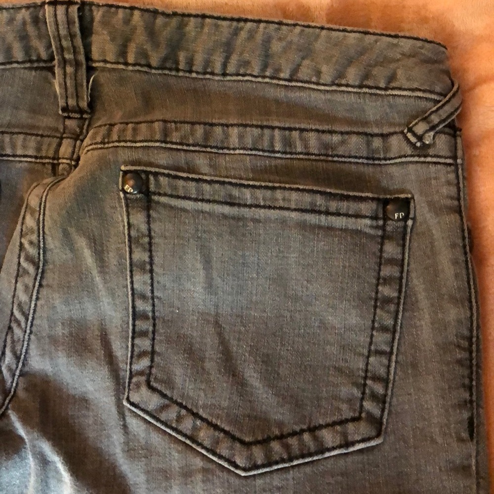 Free People gray skinny/straight leg jeans
